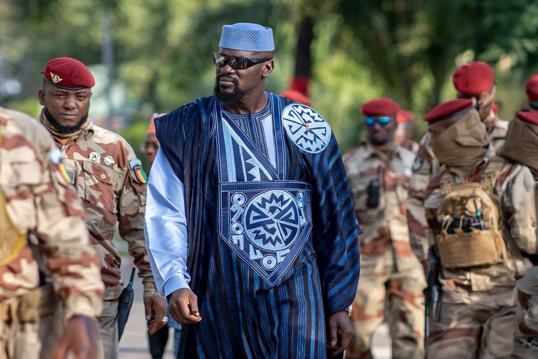 Doumbouya assume l’évacuation de Damaro et Kassory : « Ni amnistie, ni grâce »